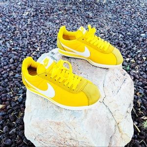 Nike Womans Classic Cortez Varsity Maize Size 6.5